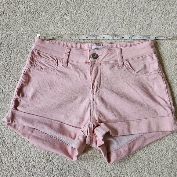 High waisted pink stretchy cuffed shorts - Picture 3 of 8